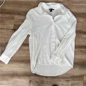 ✨3/$15✨ NWOT White Linen Button Up